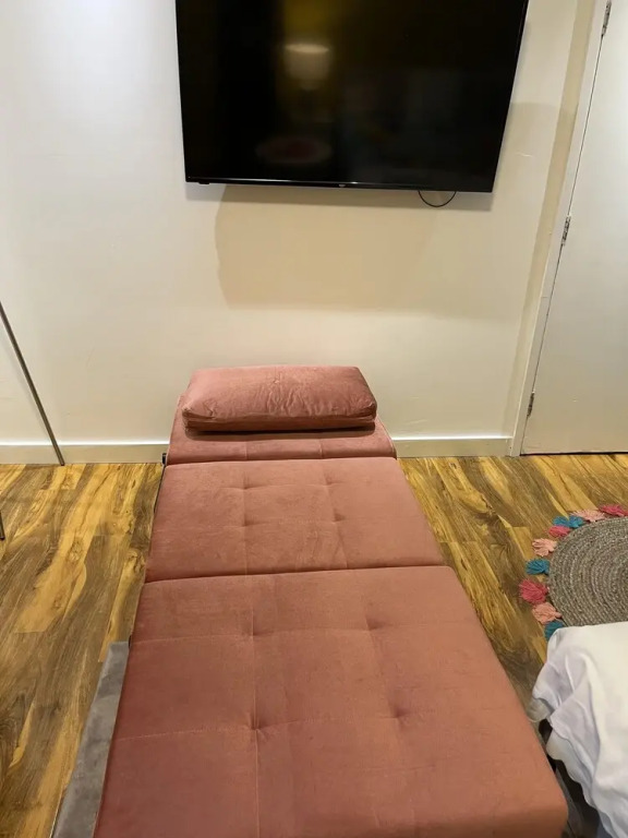 Studio 4 Small Private Family in Central London
