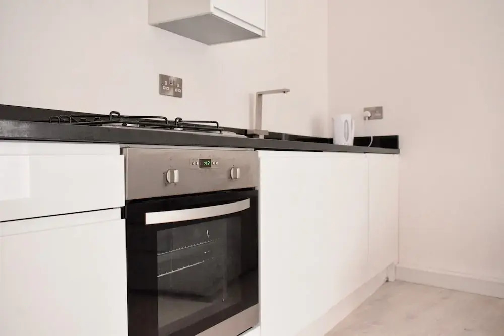 Bright 1 Bedroom Apartment in South London