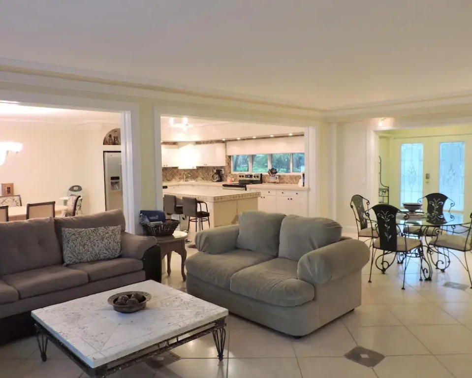 Oceanfront Luxury Townhouse 5/4 FOR 18 Heated Pool