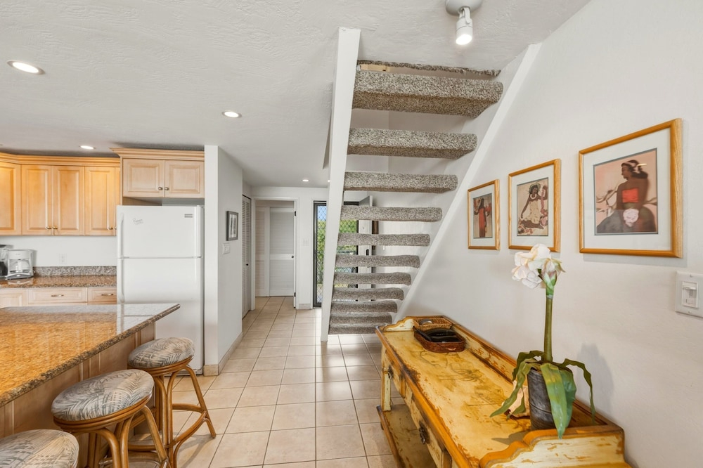 Oceanfront 2br Loft With Sunset Views - Unit C23 1 Bedroom Condo