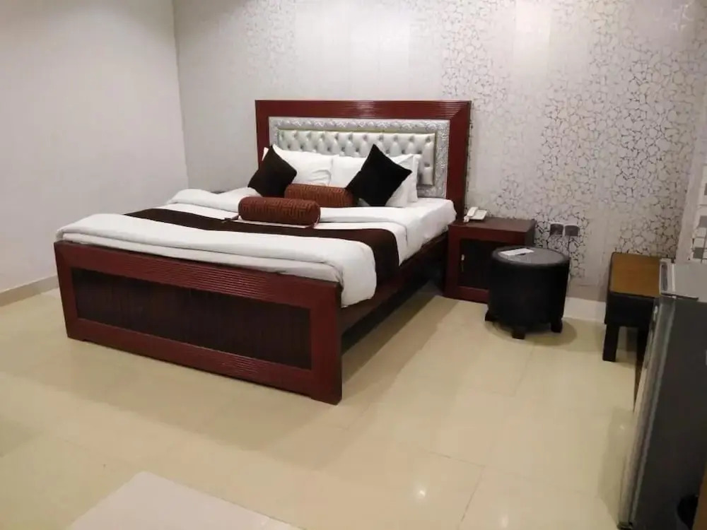 The Rich Hotel