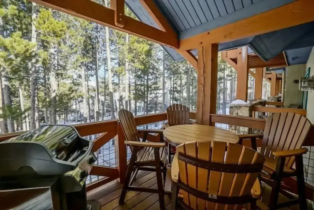Premier 2 Bedroom Townhome Across From Snowflake Lift - Walk to Lifts