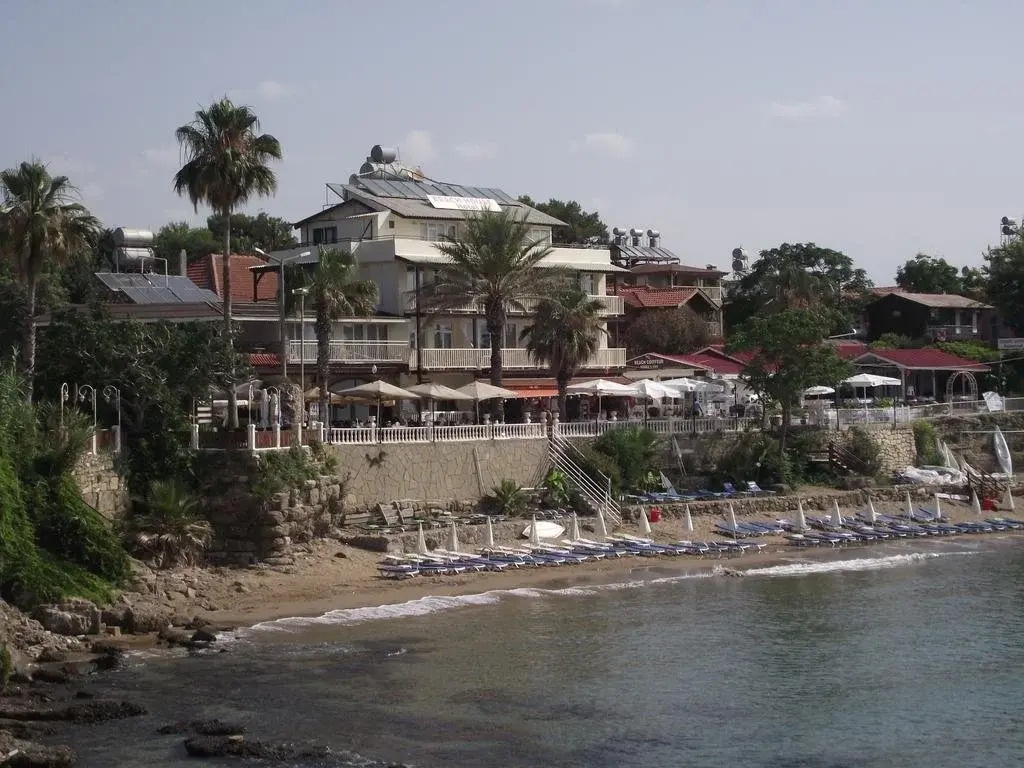 Beach House Hotel