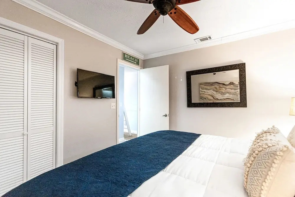 Beach Baby Condo Unit #2 1 Bedroom 1 Bathroom Condo