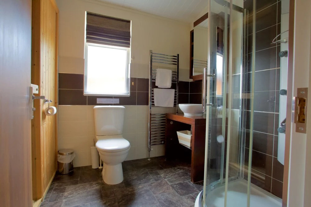 Beautiful 2-bed Lodge With hot tub and Saunain Ely