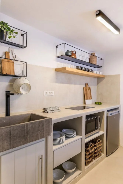 3 Elements by Stylish Stays