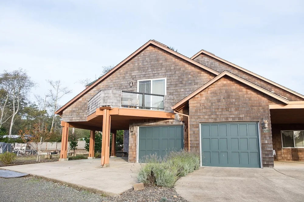 Waterside Family Fun 3 Br home by RedAwning