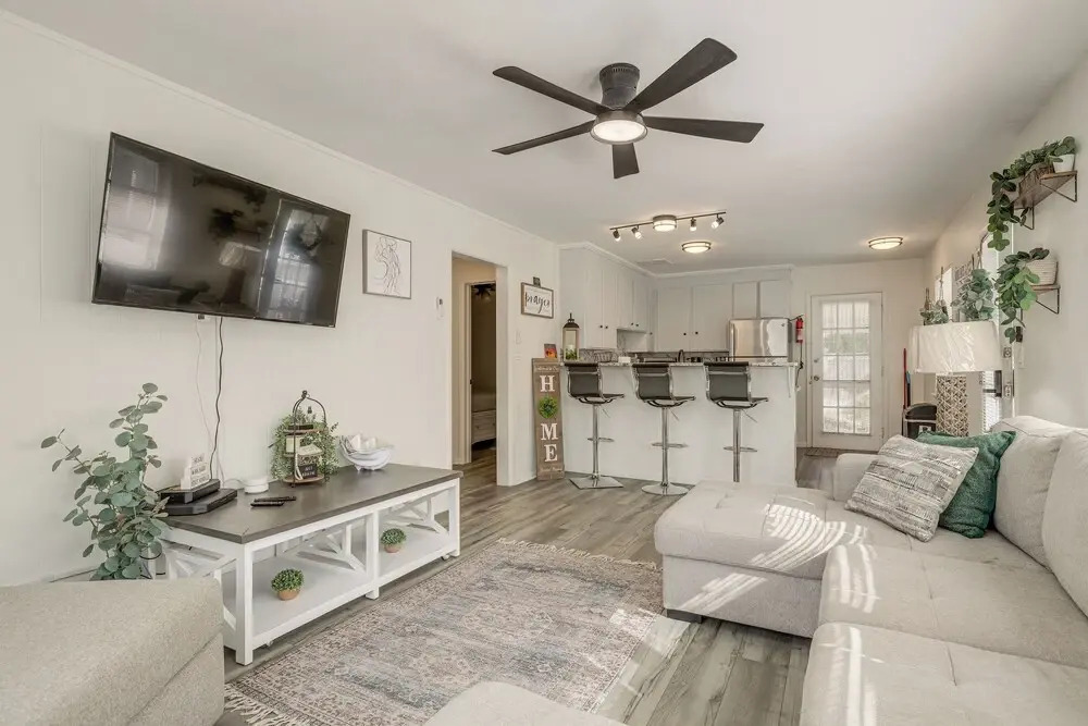 Walk to Shops & Dining: Downtown Stuart Home