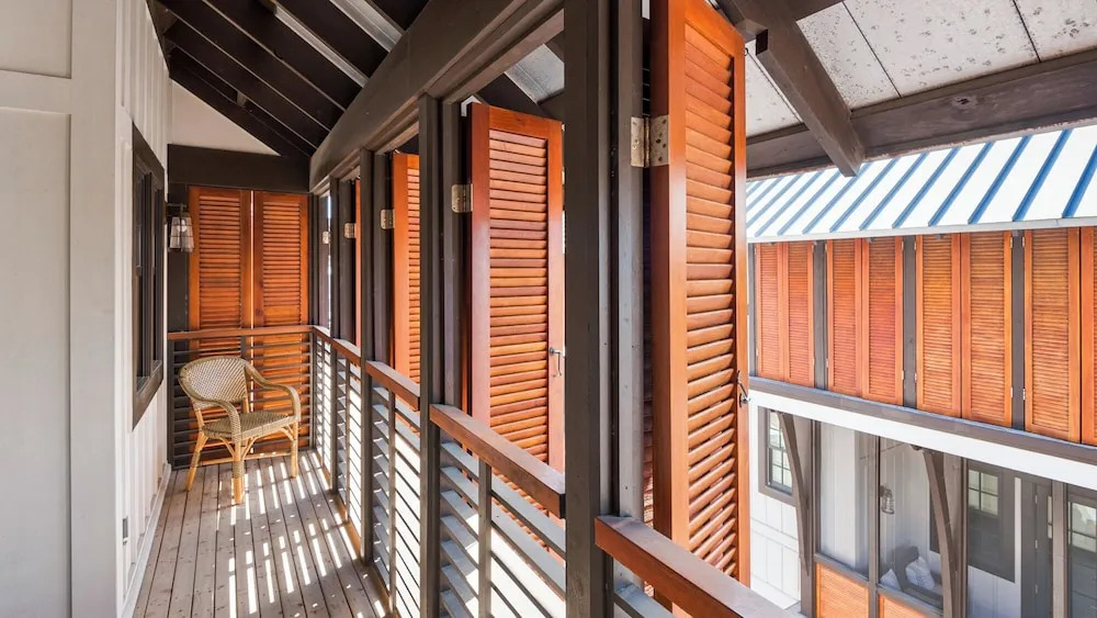 Modern Luxury & Privacy w/ 3-bed Condo Sleeps 8