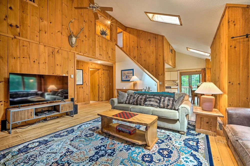 Spacious Dover Home w/ Sauna < 5 Miles to Ski!