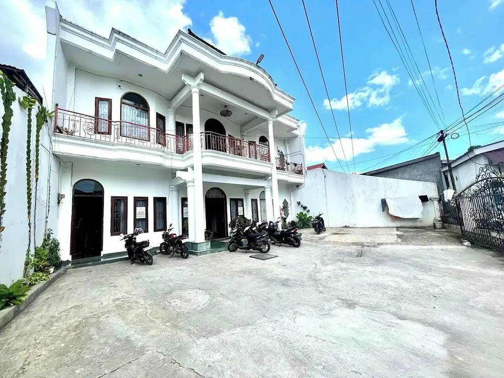 Yani Guesthouse