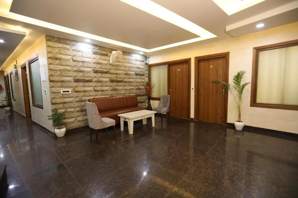 Hotel Lavit Couple Friendly near Faridabad Metro station