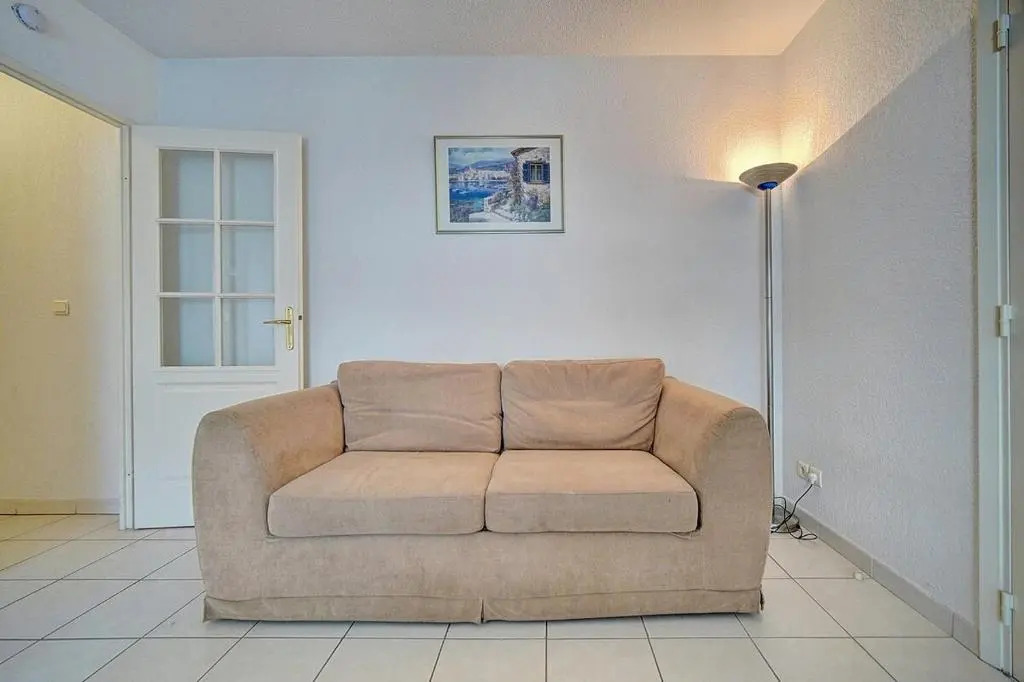 MODERNE 3 PIECES CANNES CENTRE AVEC BALCON l! A2B67