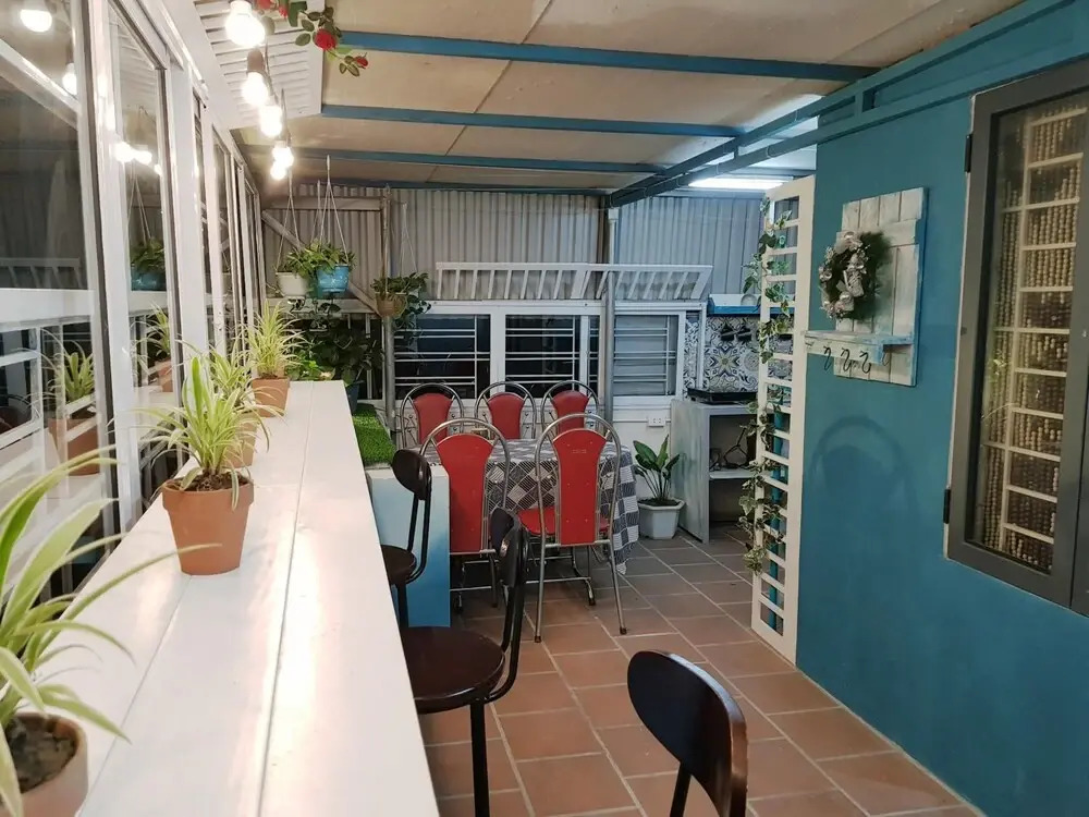 Flower Hostel