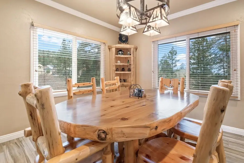 31 - Serenity Pines 4 Bedroom Home by Redawning