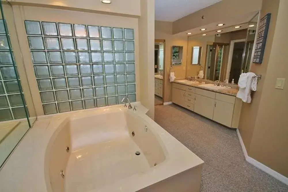 Ebb Tide 404 Apartment 2