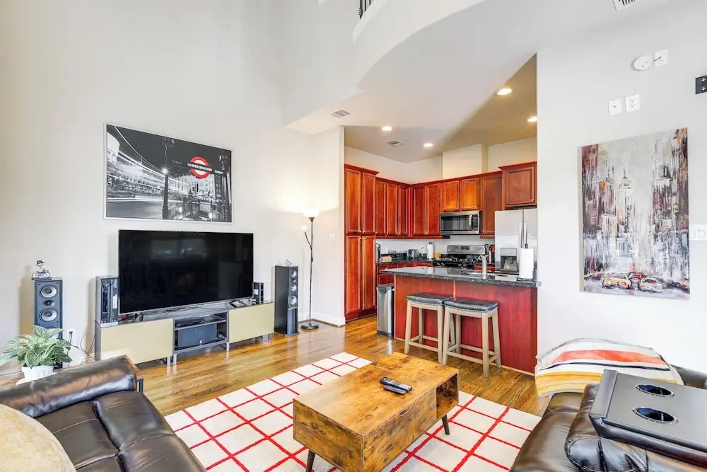 Gated + Private: Dtwn Houston Home 8 Mi to NRG