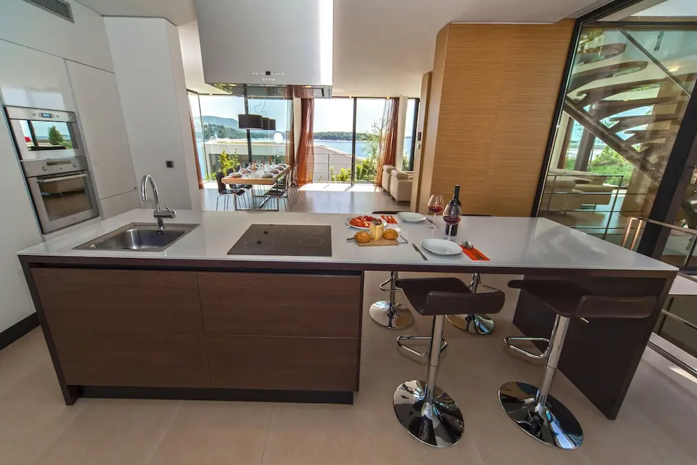 Golden Rays Luxury Villas & Apartments