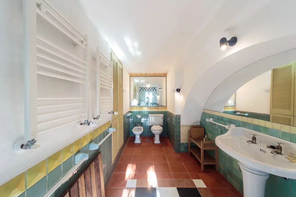 Shepinetree - Capela House