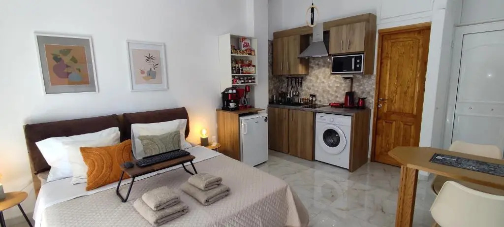 Beautiful Choice - near Athens airport - 50m from the sea - IQ+