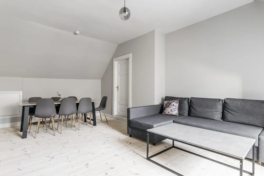 Apartment with Private Terrace