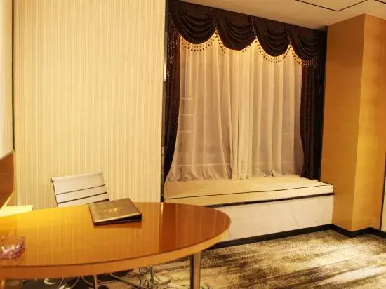 Bolaiya International Hotel (Foshan West Station Branch)