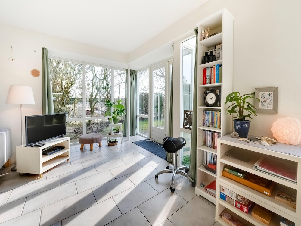 Holiday Home Noordwijk near Beach & Sauna