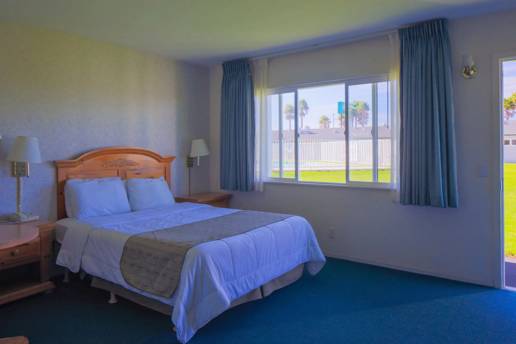 San Simeon Lodge