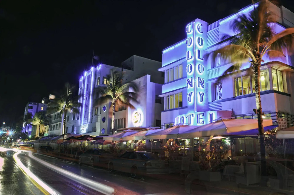 Colony Hotel