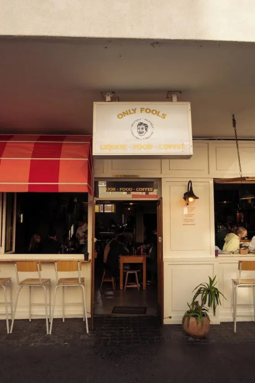 Foools Inn - Trendy Rooms available in the Heart of Sea Point