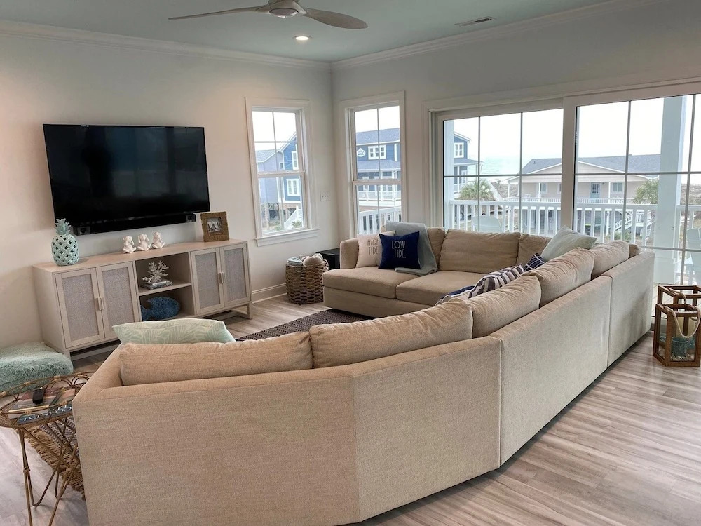 1030 Ocean 5 Bedroom Home by RedAwning