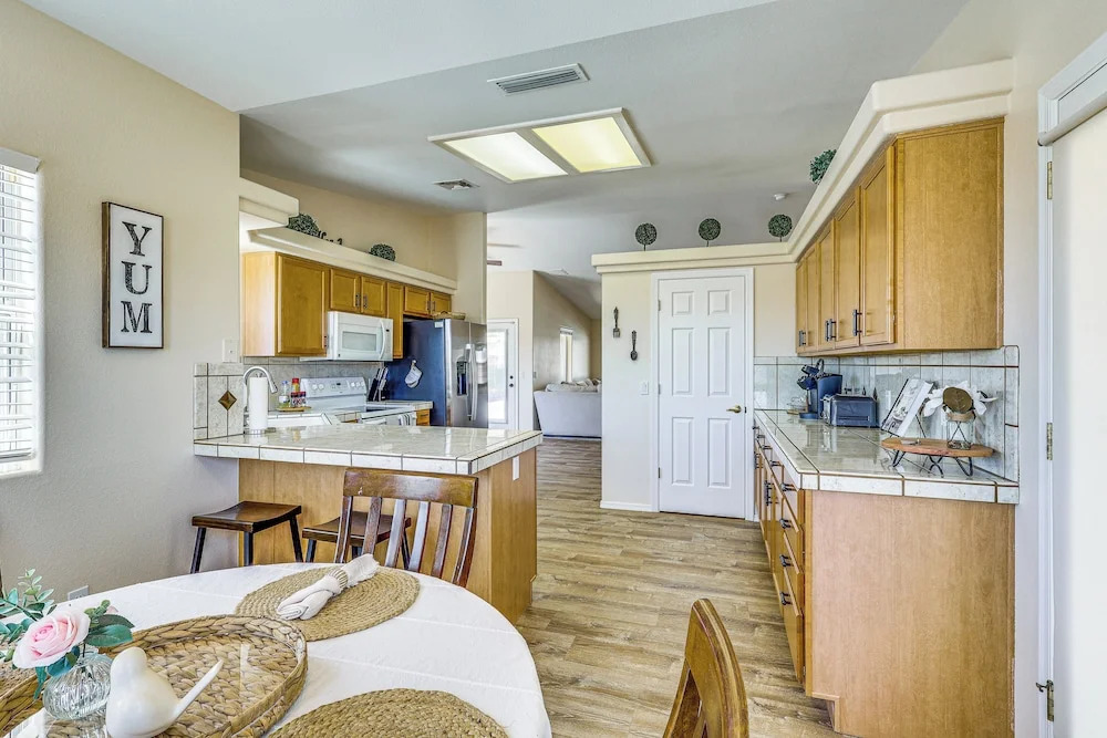 Boat Parking: Family-friendly Lake Havasu Ranch!
