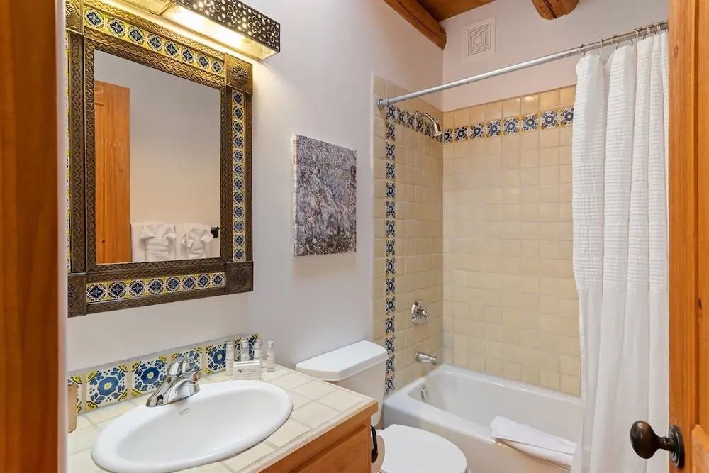 Casa Pico - Ideal Location, Fantastic Workspaces, Perfect Patio