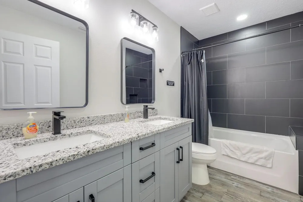 Walk to Stadiums & Dining: Pet-friendly Home