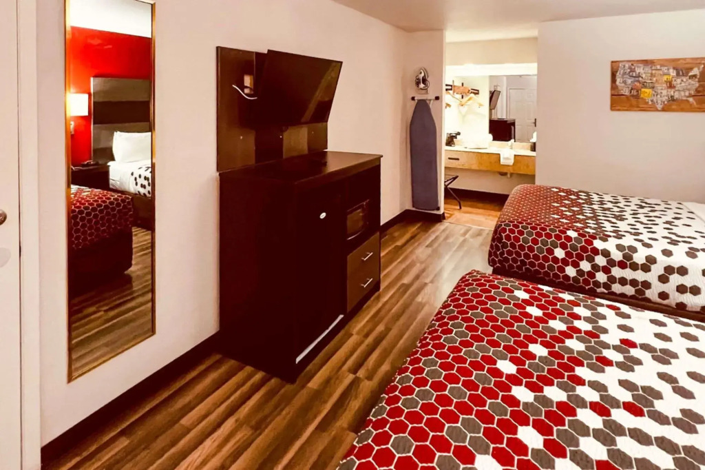 Econo Lodge Inn & Suites Downtown San Antonio