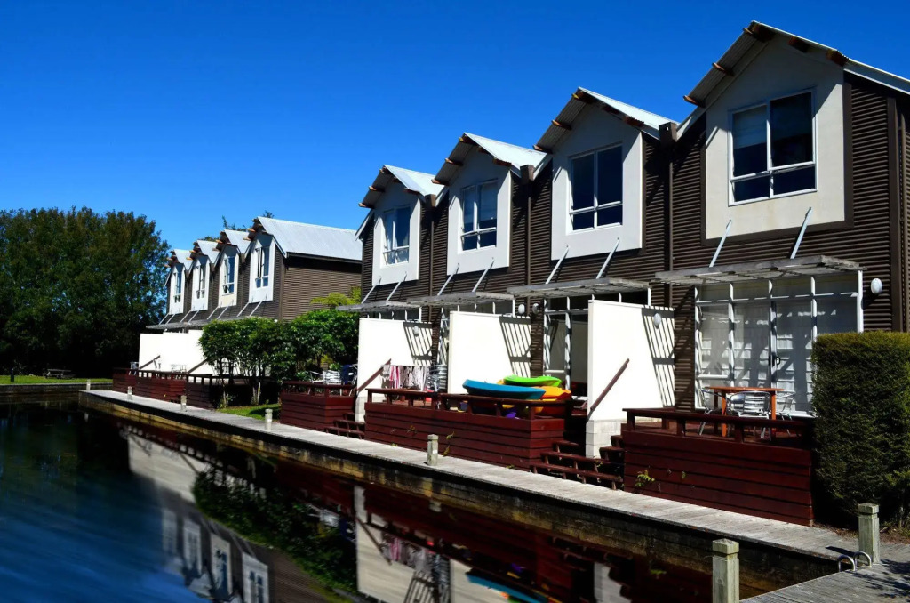 Twinlake Villas