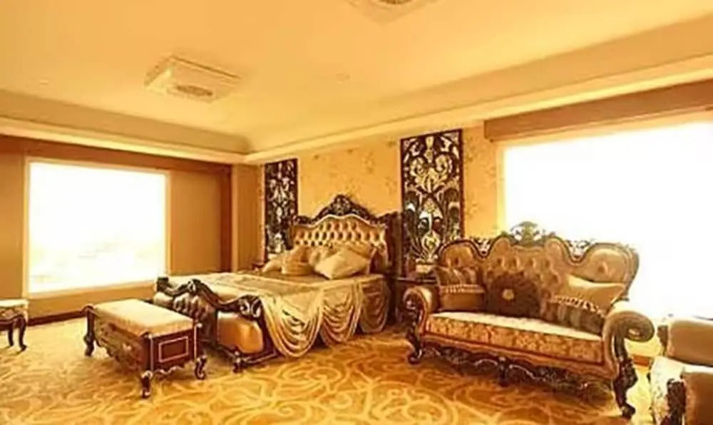 Fabhotel Prime Le Palace