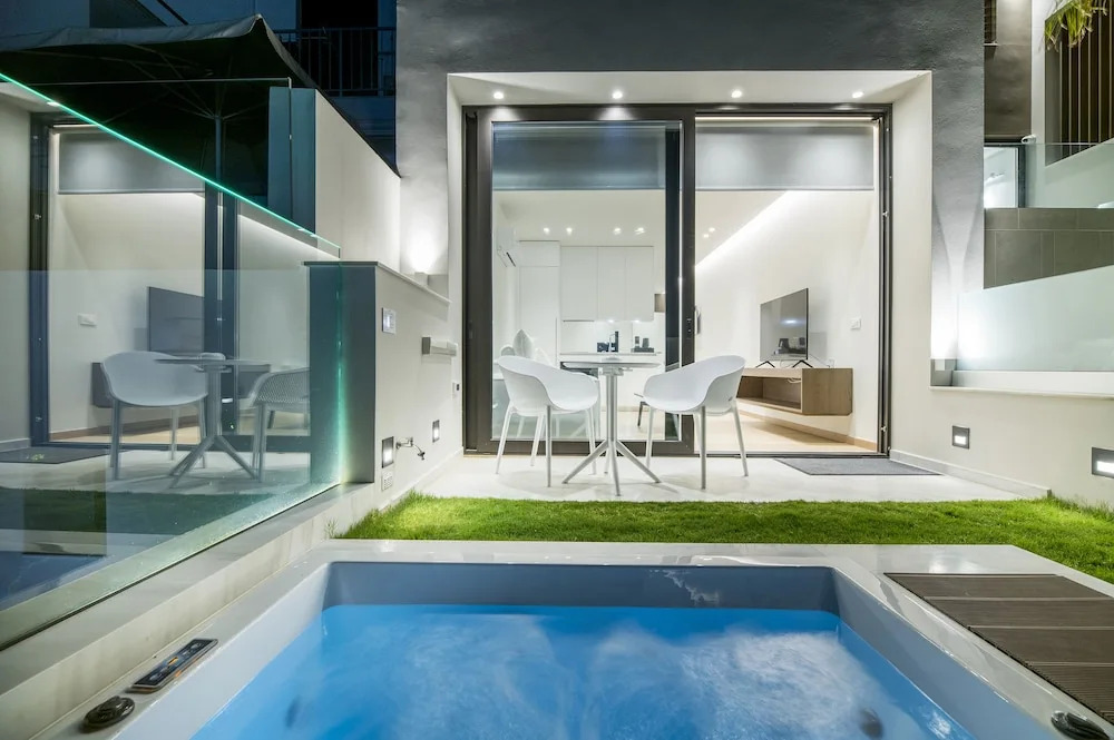 GM exclusive Luxury Suites & SPA