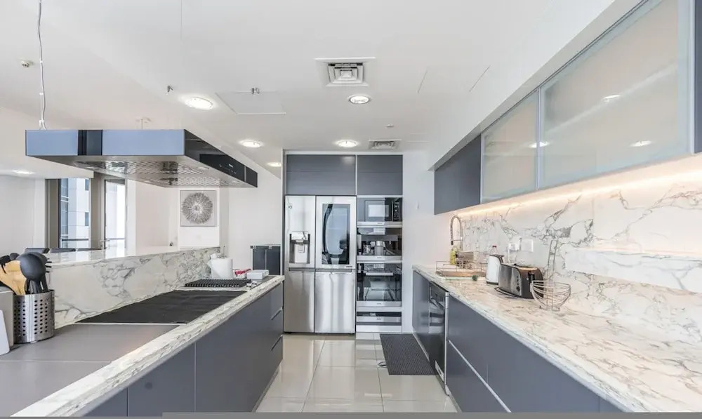 Luxury at Ocean Heights Views Dubai Marina 4 Beds Sleeps 8