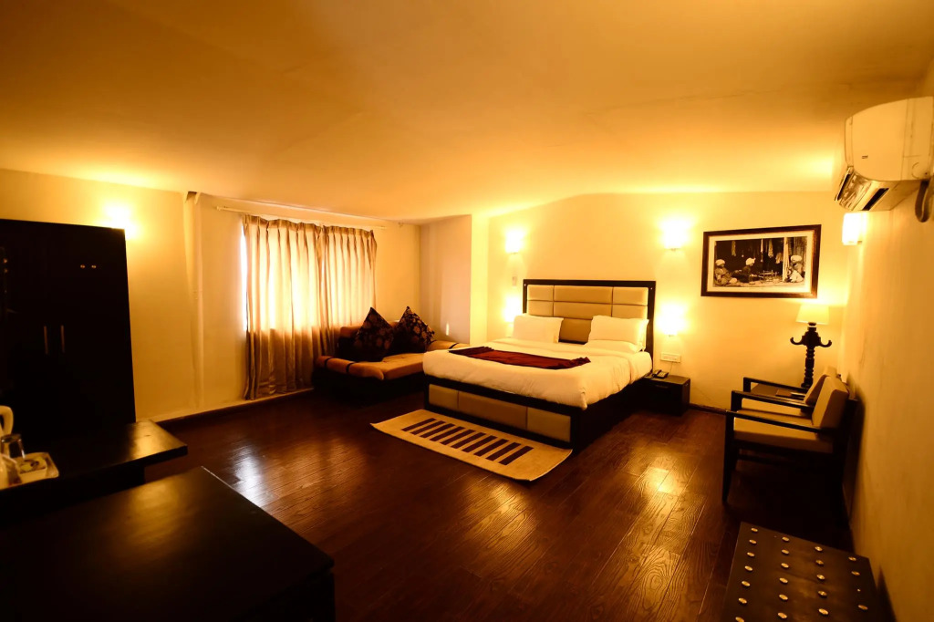 Hotel Aksa Srinagar