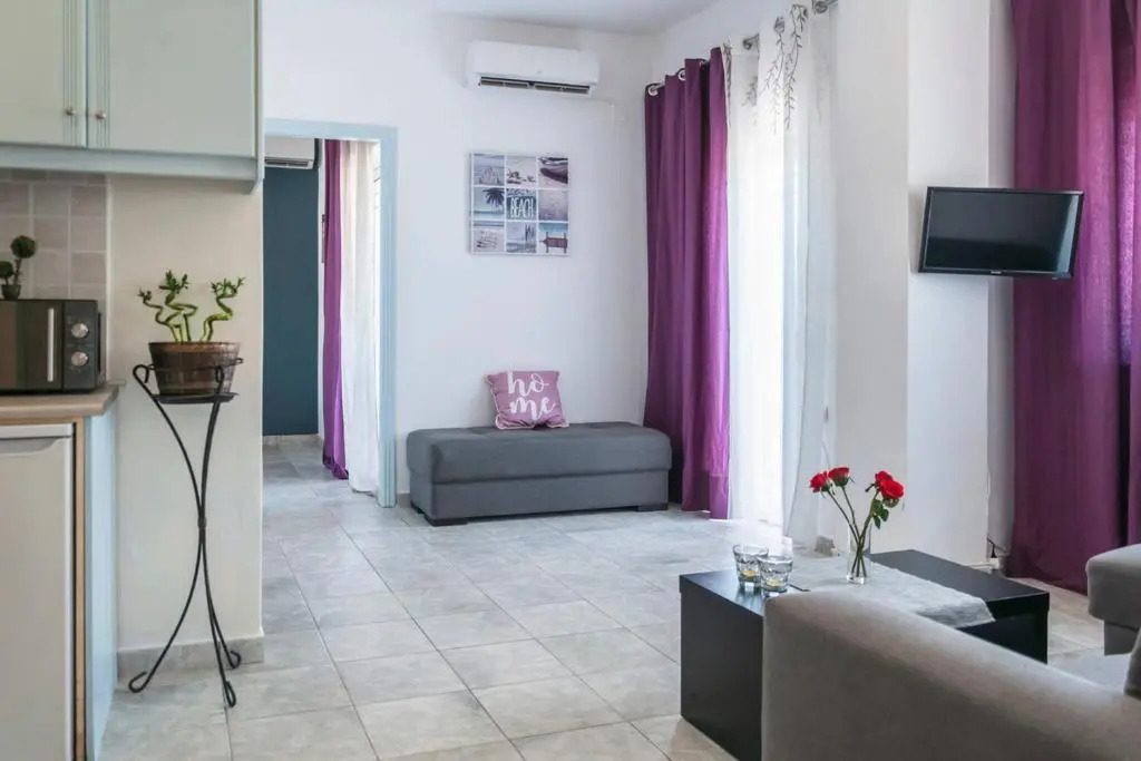 Nikos Apartments
