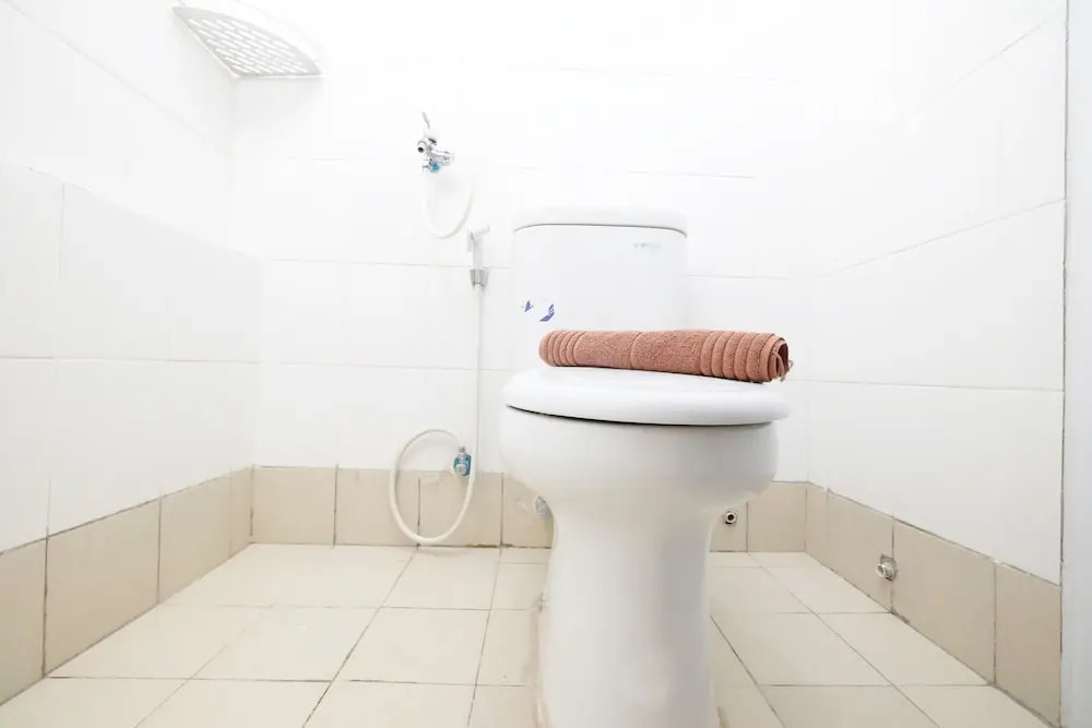 Spacious and Cozy Bassura City Apartment