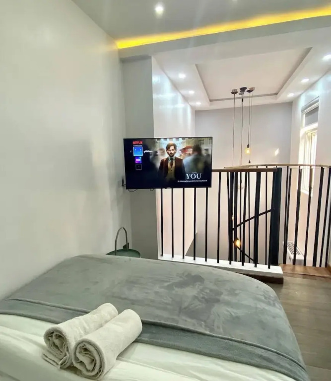 Homeland Apartment