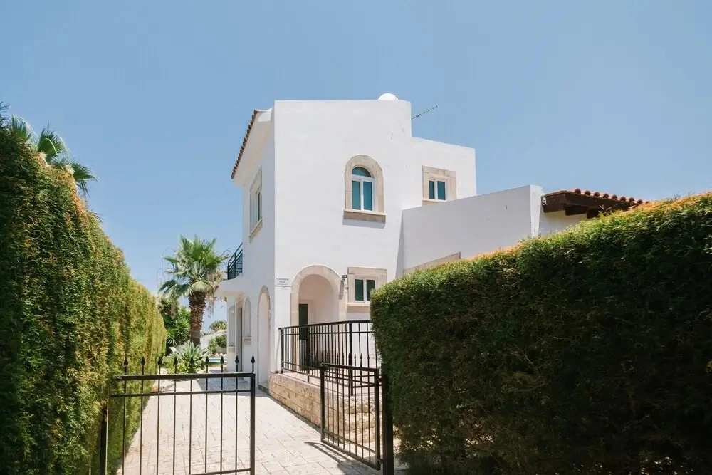 Cleopatra Villa