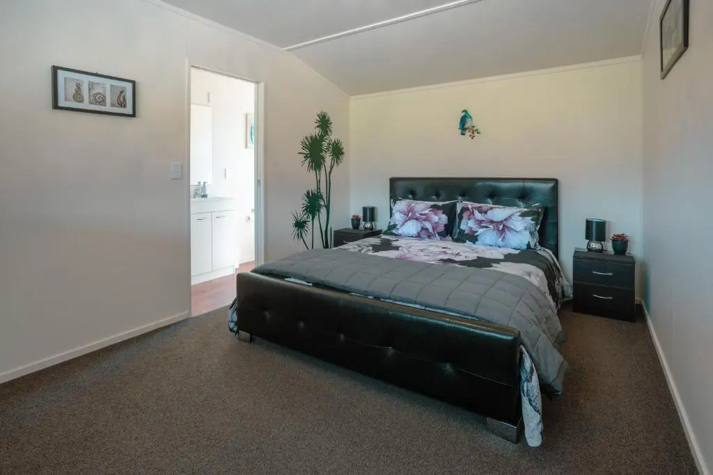 Te Awa Cottages