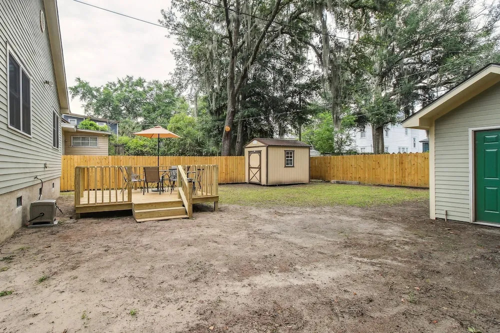 Savannah Home w/ Patio & Grill ~ 2 Mi to Downtown