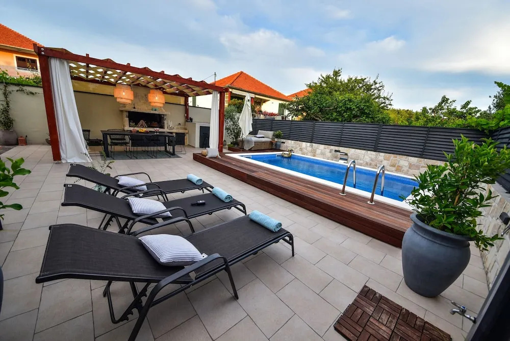 Villa Teuta ZadarVillas
