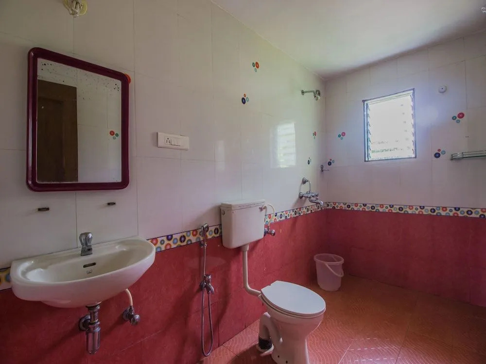OYO 12666 Home Comfortable Studio Chogum Road