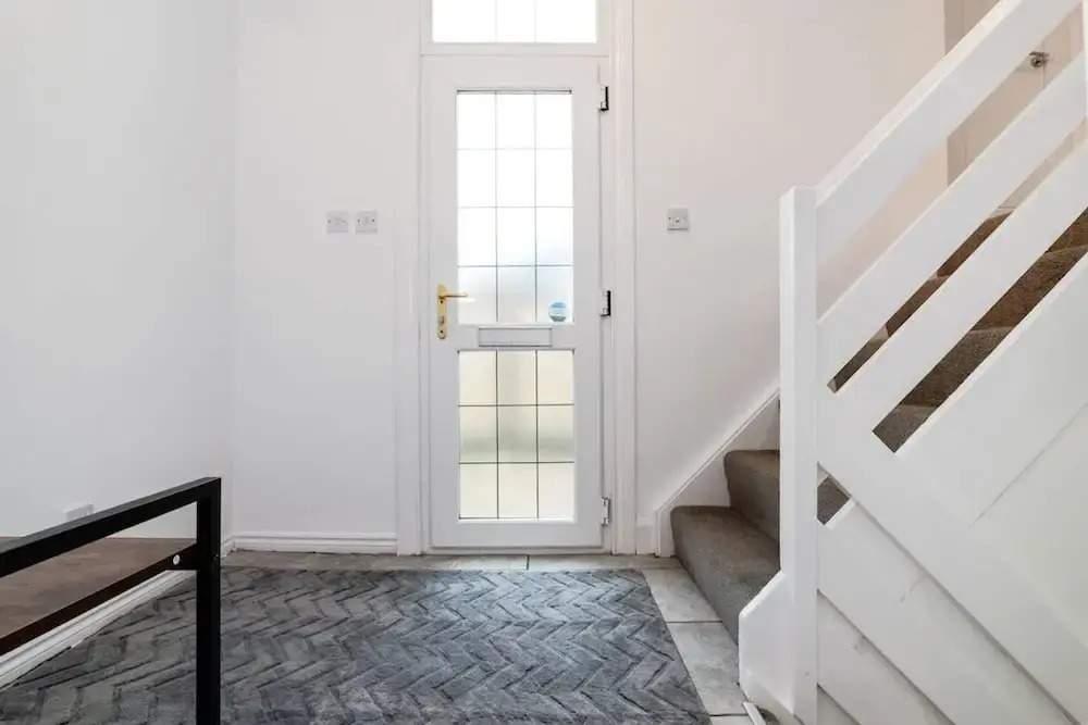 3 Bed House-free Parking-6beds