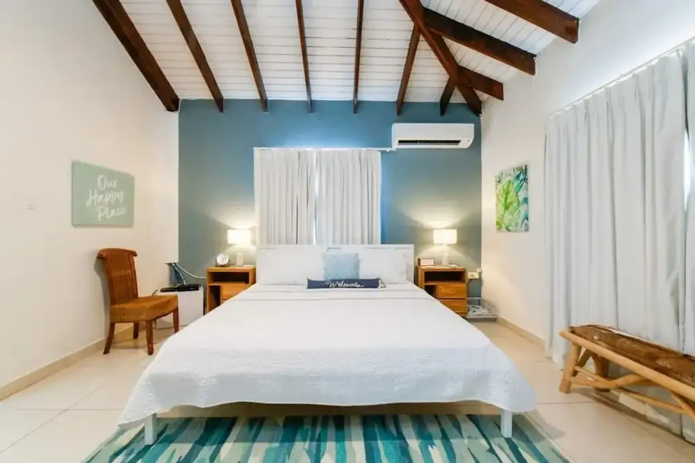 Blue Makini Villa in Noord